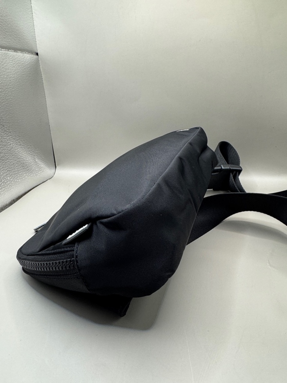 Lululemon Everywhere Belt Bag (2L) - Picture 8 of 8